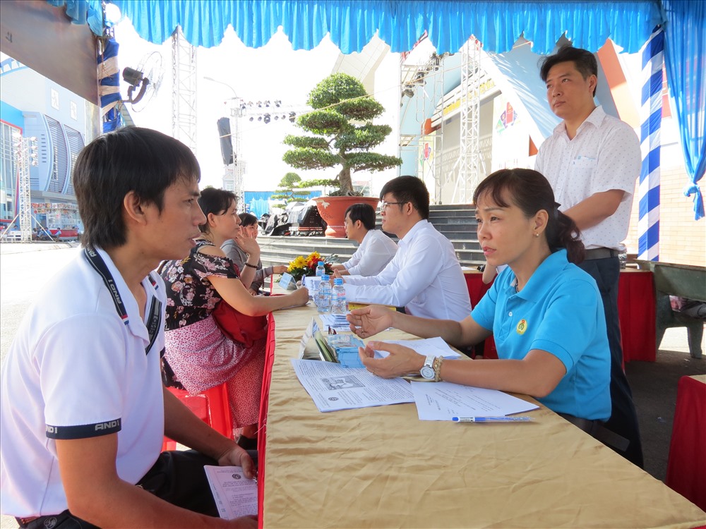 Tư vấn pháp luật trực tiếp cho công nhân