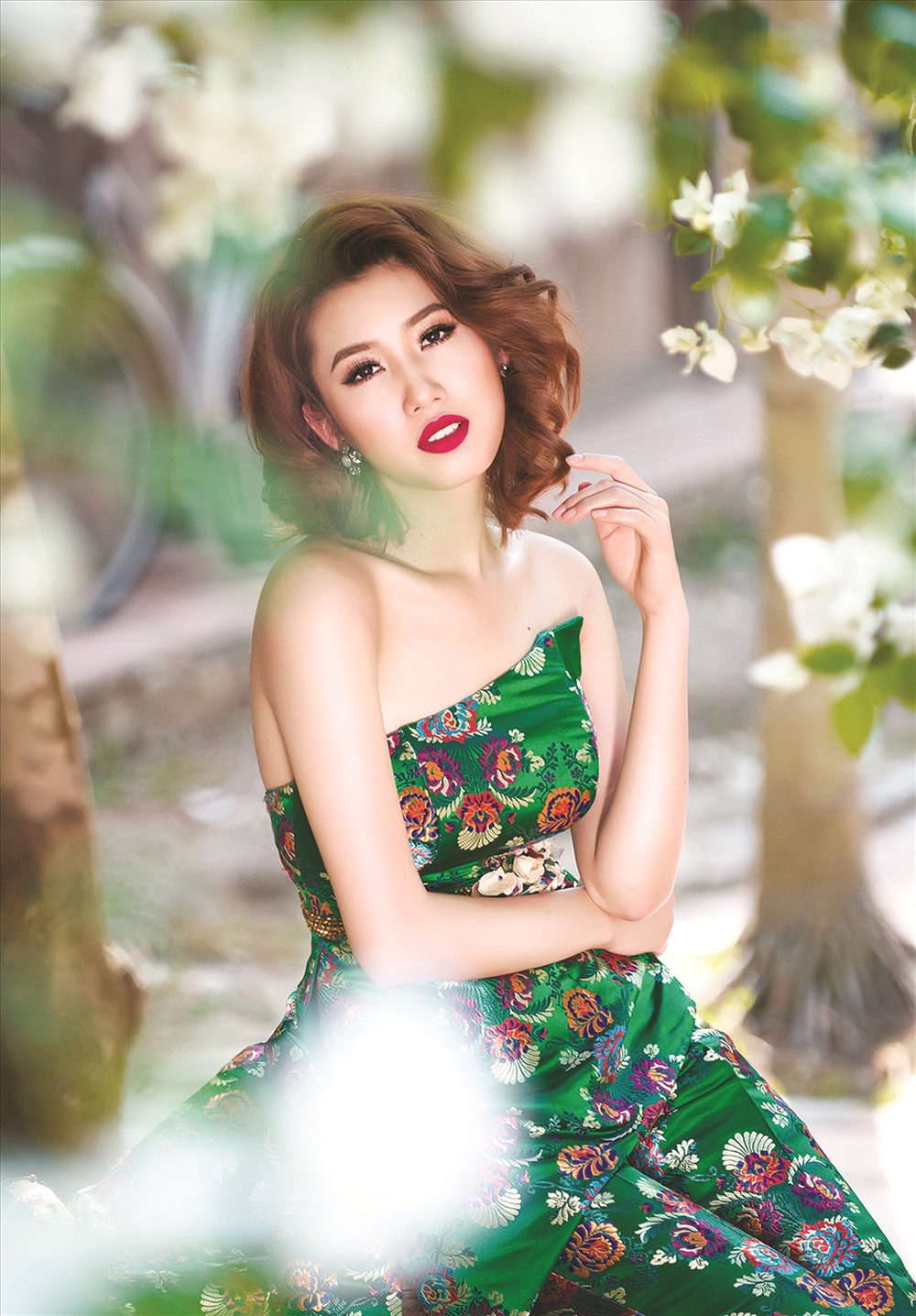 Diễn viên Thúy Ngân bị ghét tới mức “xúc đất đổ đi” trong phim “Gạo nếp gạo tẻ“.
