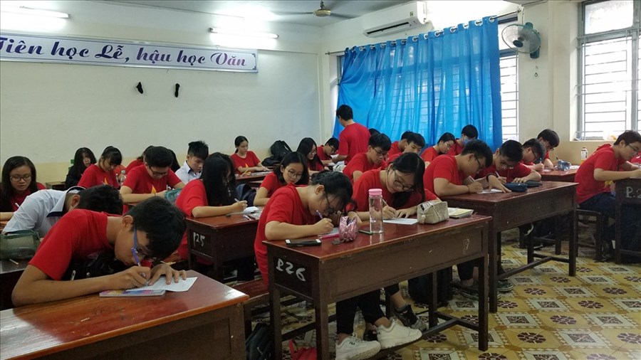 Sau buổi lễ các em lại  quay về với thời khóa biểu học tập bình thương.
