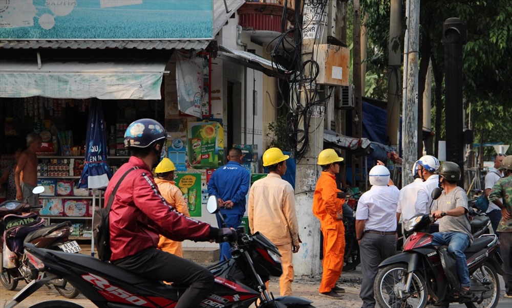 Đơn vị điện lực vẫn đang khắc phục sự cố.