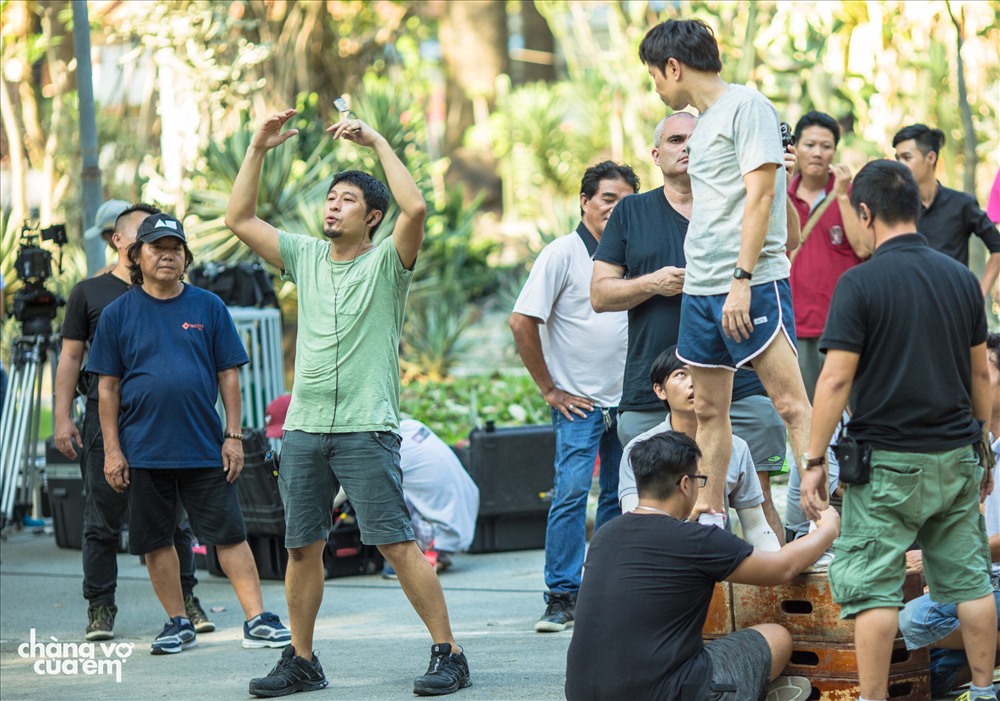 Charlie Nguyễn đạo diễn một cảnh quay