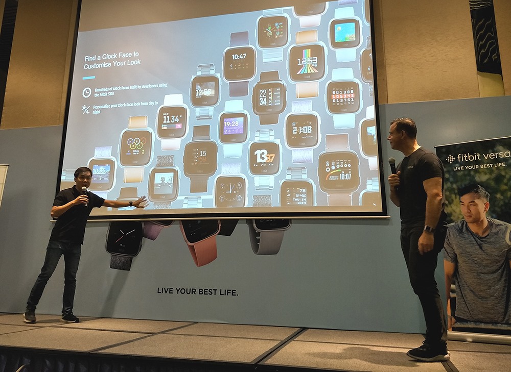 Nhiều mẫu đồng hồ thông minh theo dõi sức khỏe của Fitbit đã được chính thức đưa vào thị trường Việt Nam.