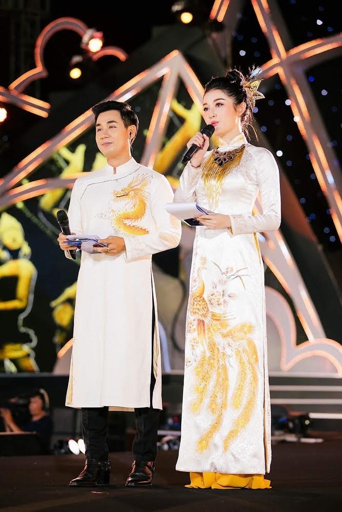 Huyền My lựa chọn nghề MC là bước đi lâu dài. Vì vậy, người đẹp không ngại trau dồi nghề nghiệp.