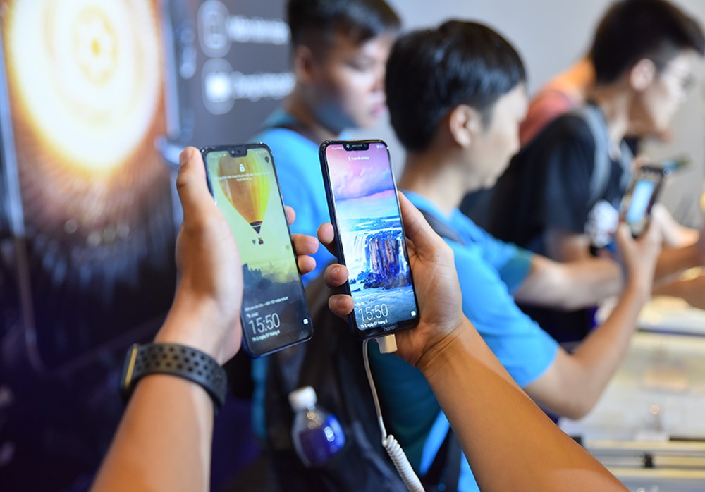 Honor Play - chiếc điện thoại chơi game hiếm hoi về thị trường Việt Nam.