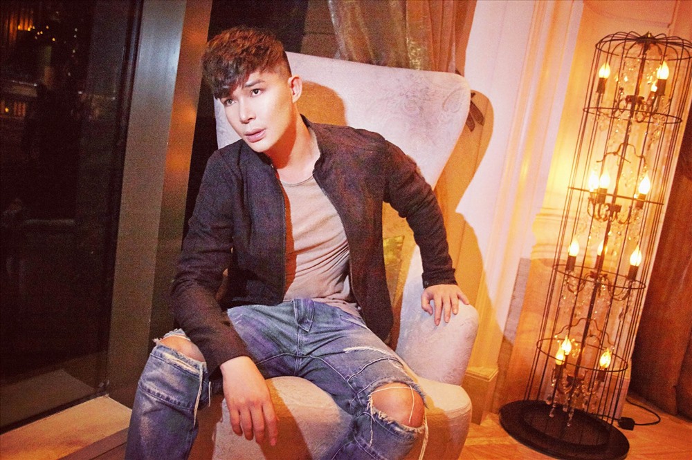 Nathan Lee luôn dành thời gian cho niềm đam mê cho âm nhạc. Ảnh: NVCC.
