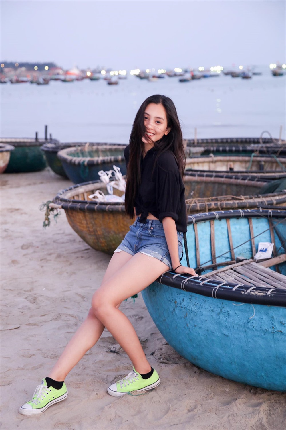 Hình ảnh đời thường gây chú ý của tân Hoa hâu hậu Việt Nam 2018.