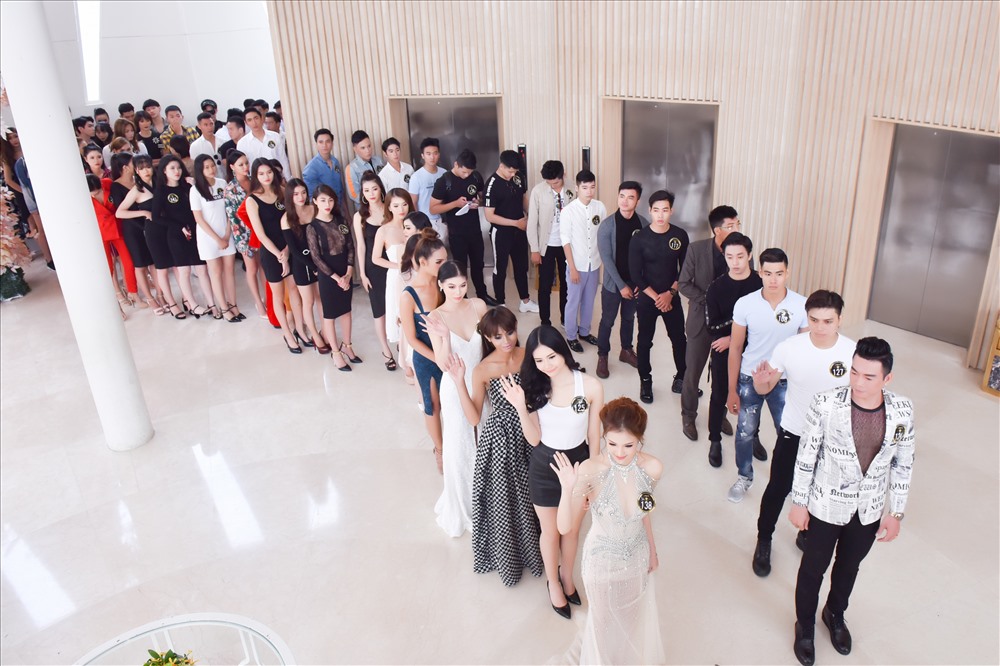 Hơn 300 hồ sơ đăng ký dự thi tại khu vực phía Nam, trong đó, có nhiều gương mặt quen thuộc của làng người mẫu.