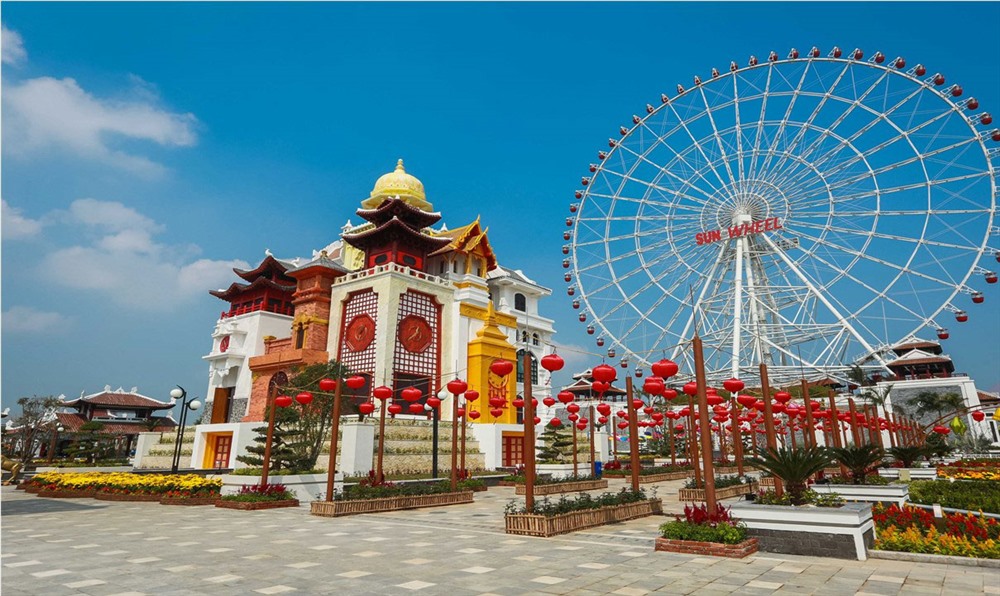 Công viên Châu Á là nơi trải nghiệm những trò chơi cảm giác mạnh thú vị của giới trẻ.