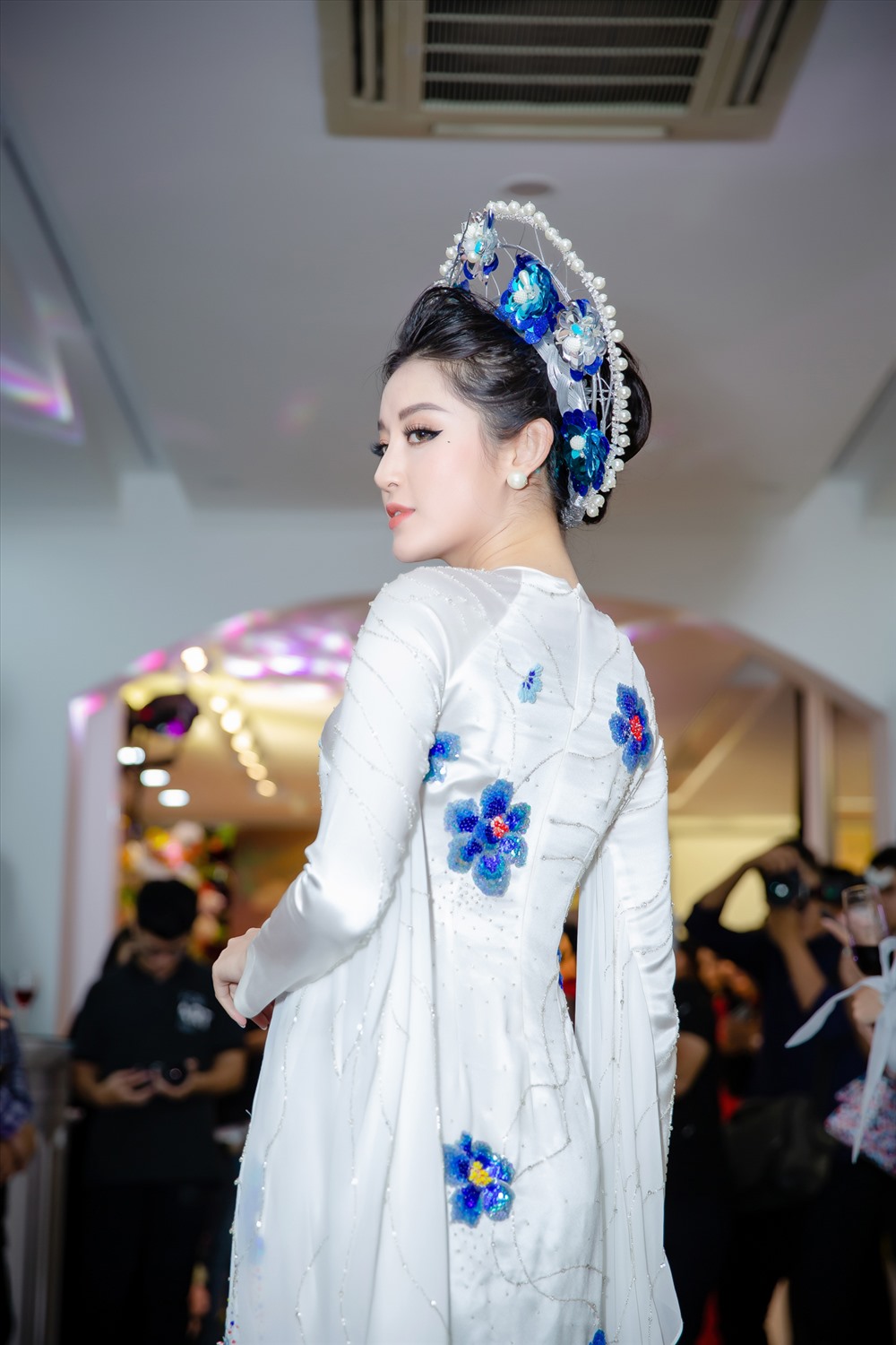 Á hậu Huyền My gây chú ý khi diện áo dài hàng trăm triệu đồng. Ảnh: NVCC.