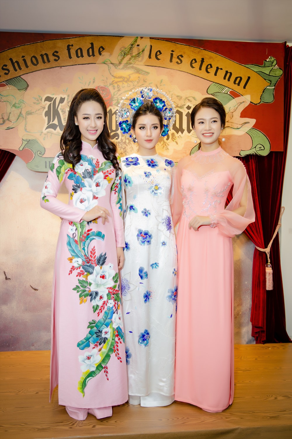 Á hậu Huyền My đọ dáng bên
