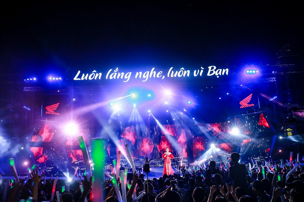 Giới trẻ Hà Nội sẽ có đêm nhạc đầy phấn khích giữa âm thanh và công nghệ.