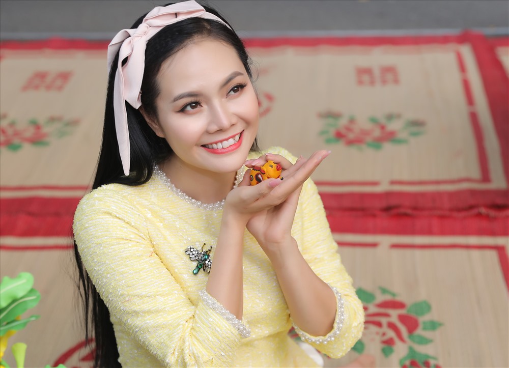 Cô hào hứng khi chọn được một chú lợn “độc bản“.