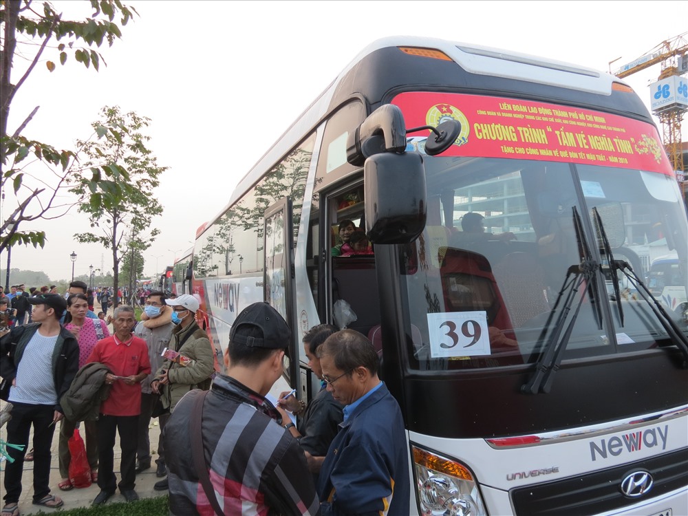 Những chuyến xe nghĩa tình chở niềm vui sum họp