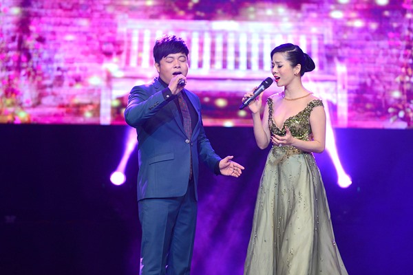 Cặp đôi là 2 giọng ca thuộc thể loại Bolero rất được khán giả mến mộ.