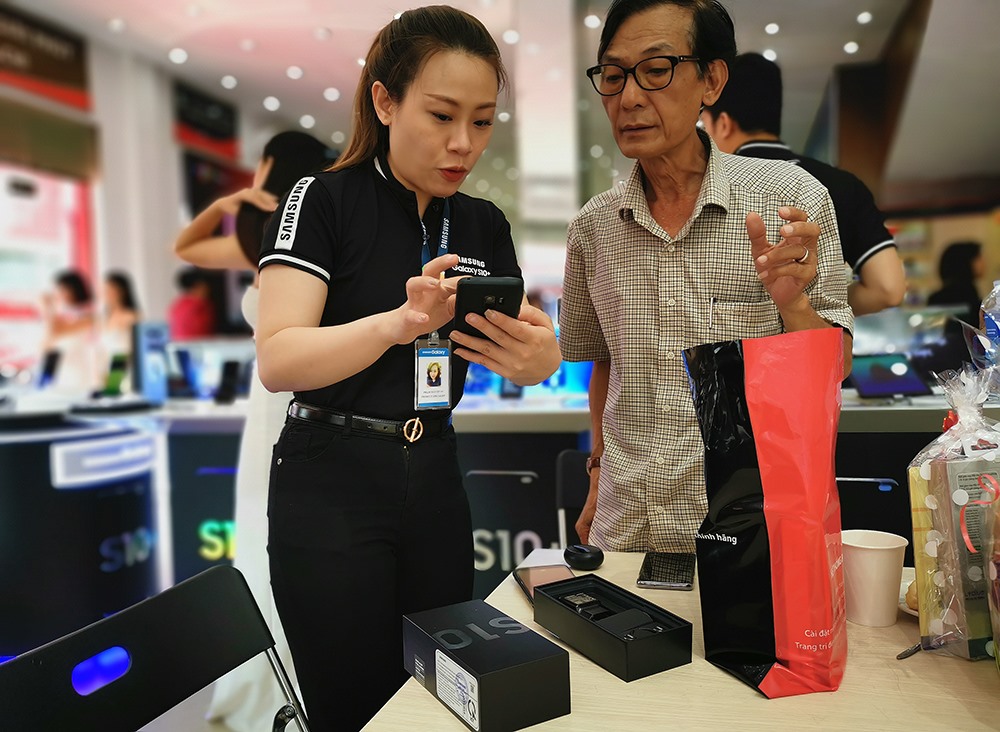 Giao hàng tại FPT Shop.