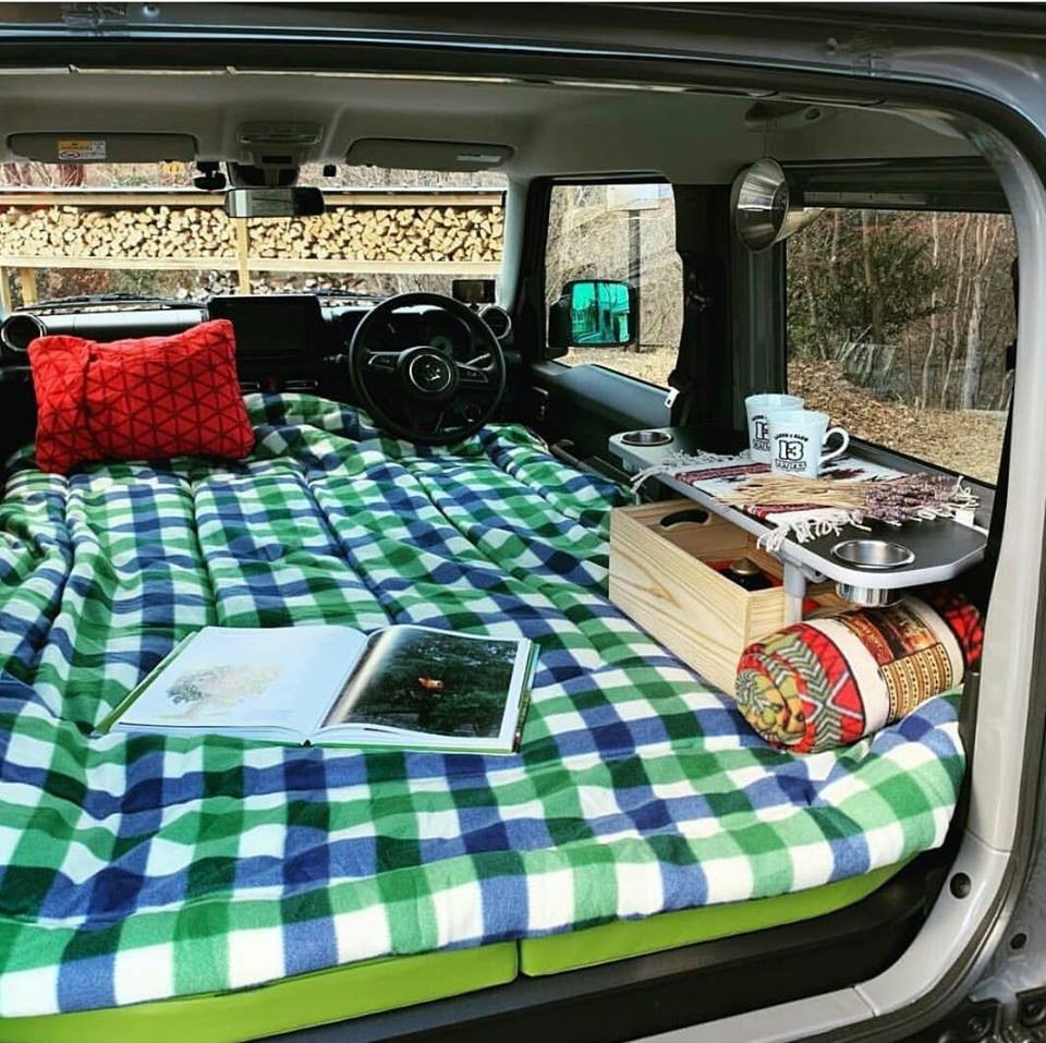 Nhờ hàng ghế ngả linh động, Jimny có khả năng tùy biến rất cao