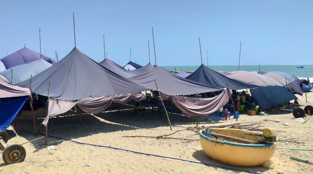 Chợ hải sản Hồ Tràm