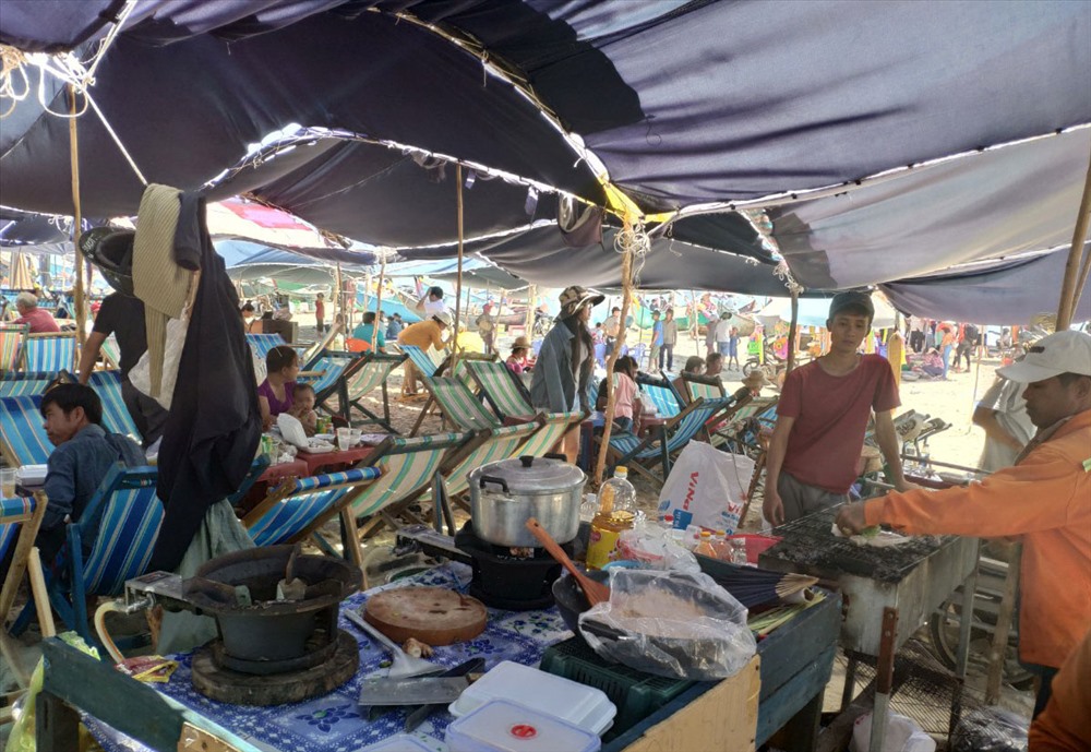 Người dân nướng thuê luon sẵn sàng