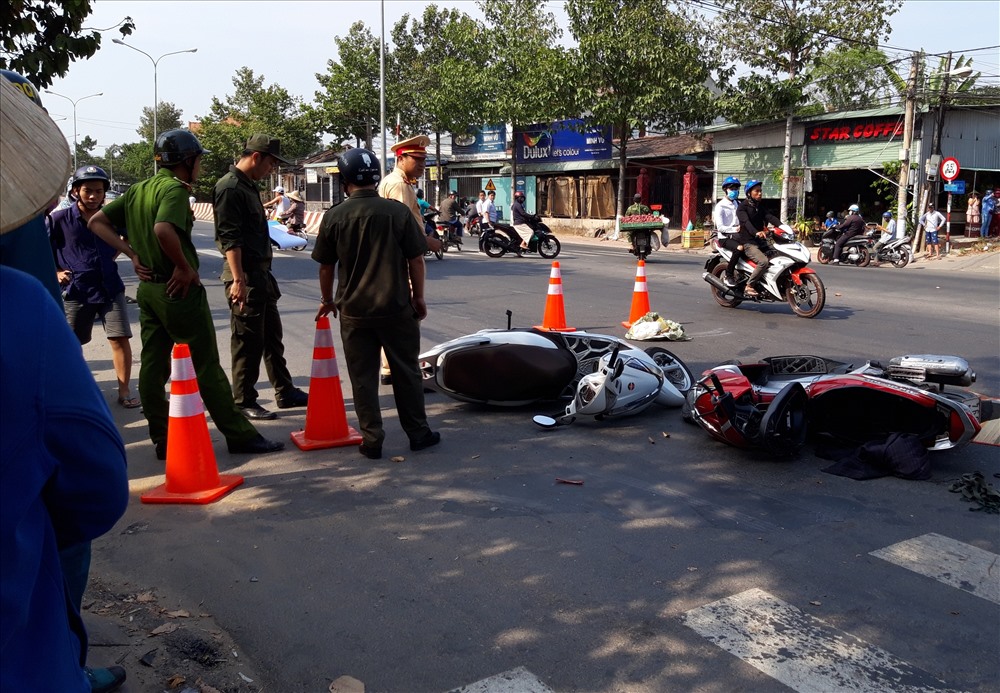 Nhận được tin báo công an đã có mặt giải quyết hiện trường vụ tai nạn.