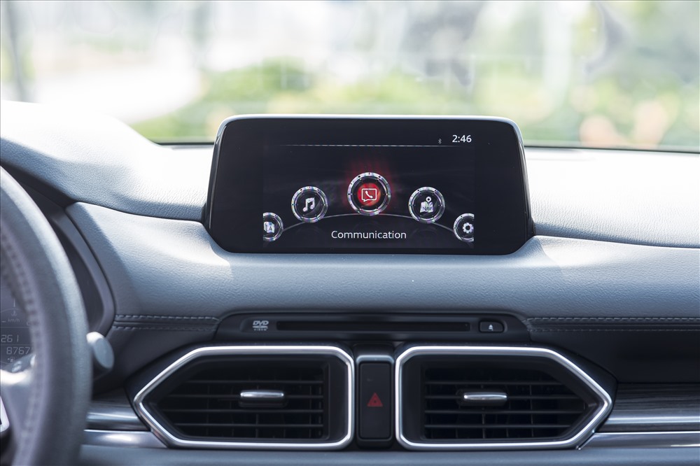 Hình 4_Hệ thống giải trí Mazda Connect