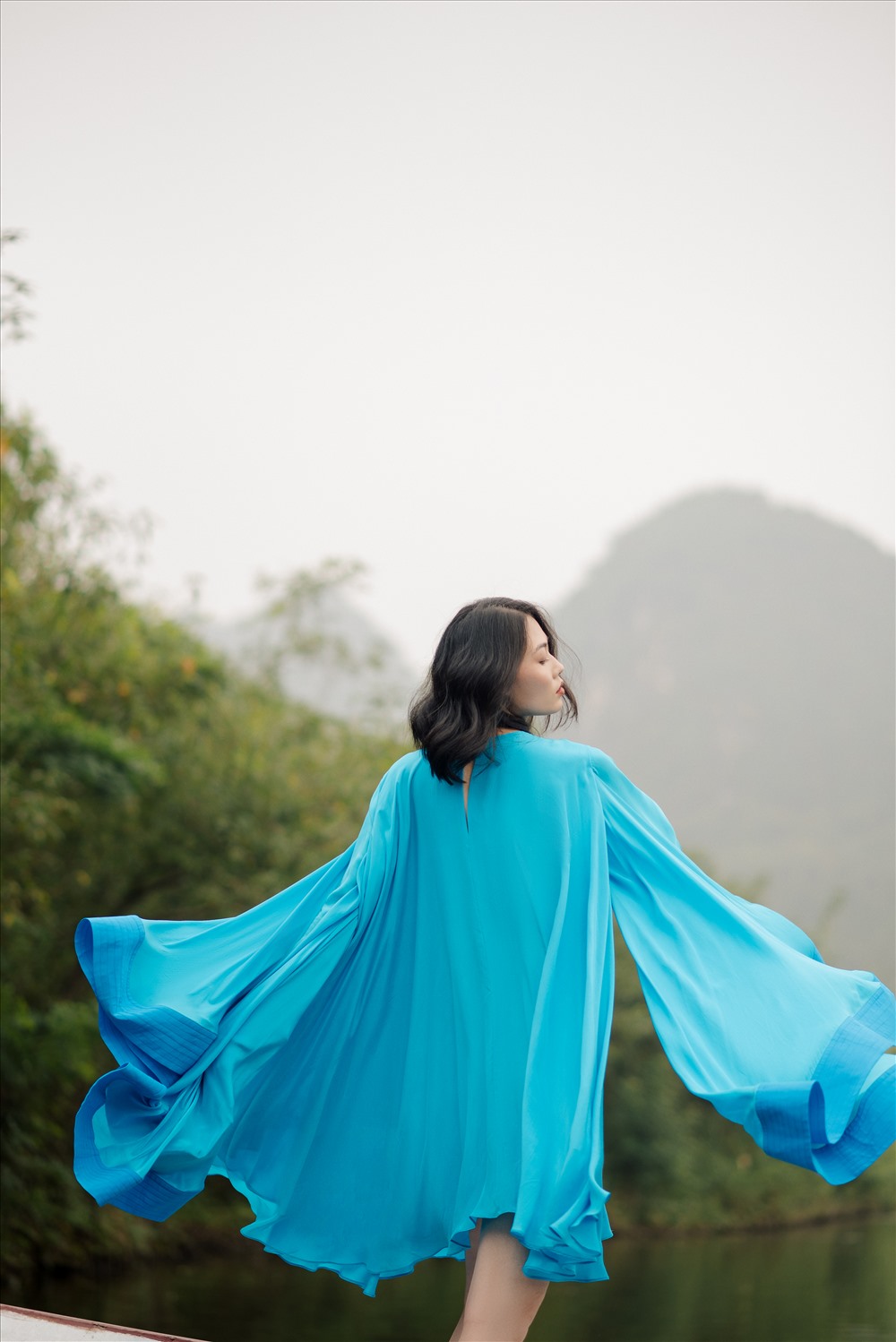 Người đẹp là một trong những gương mặt có vẻ đẹp lạ khá được ưa chuộng tại thị trường thời trang Việt.