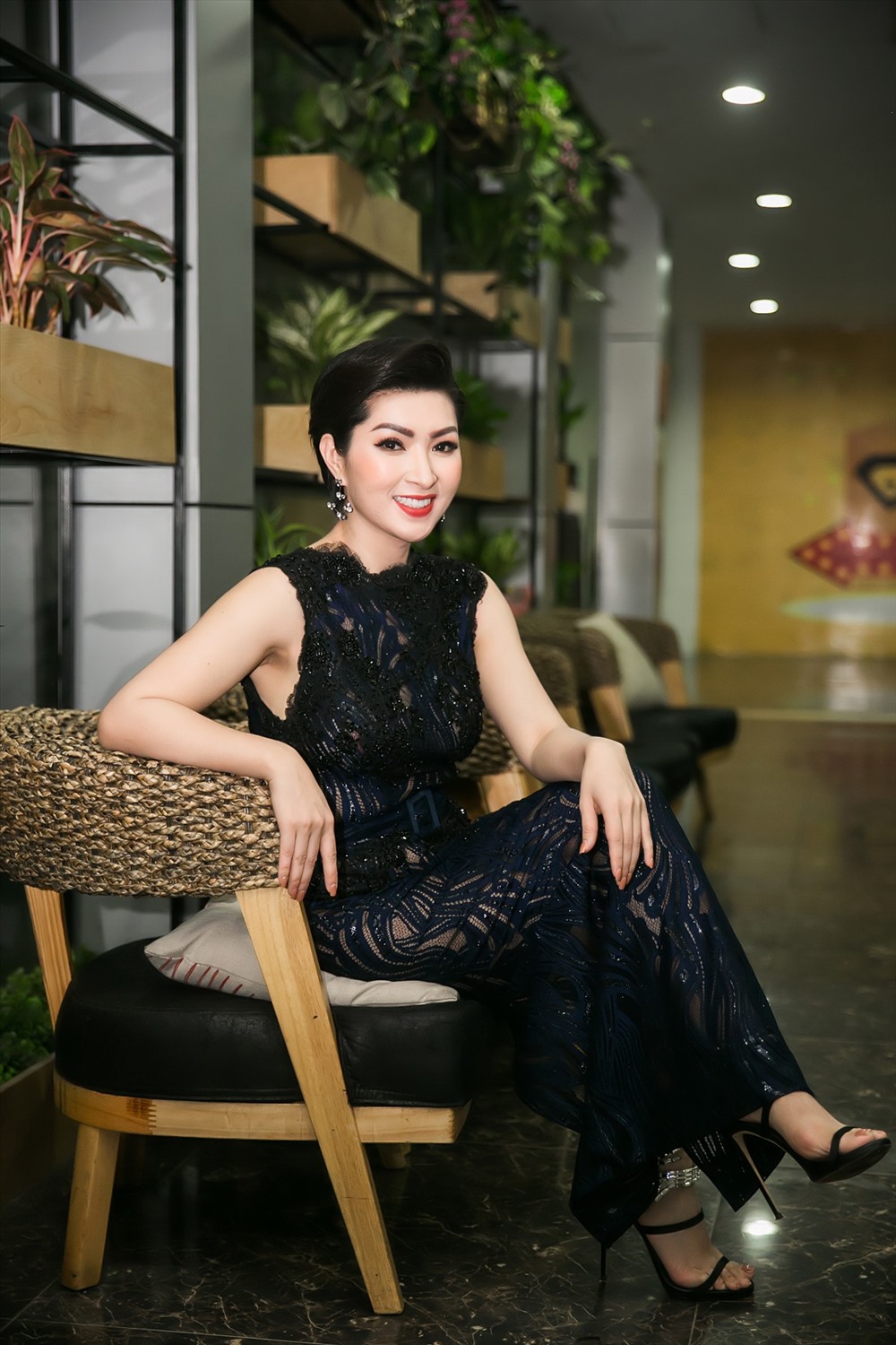 Với cô, âm nhạc là sự cứu cánh ở những thời điểm bế tắc nhất trong cuộc sống riêng.