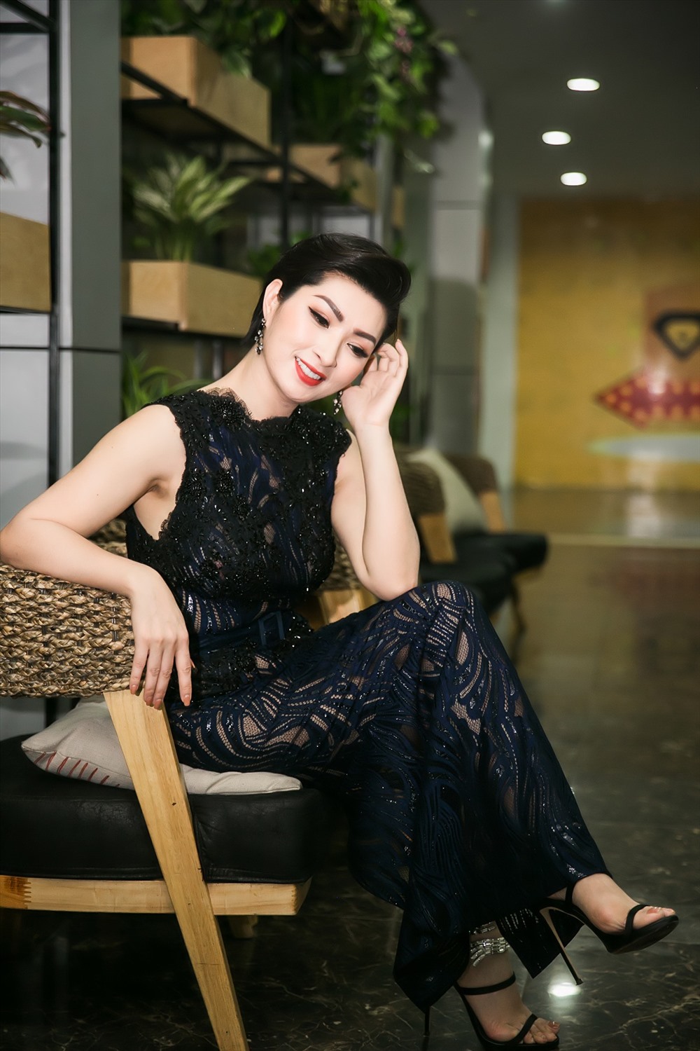 Sau những sóng gió của cuộc sống riêng, Nguyễn Hồng Nhung mạnh mẽ trở lại.