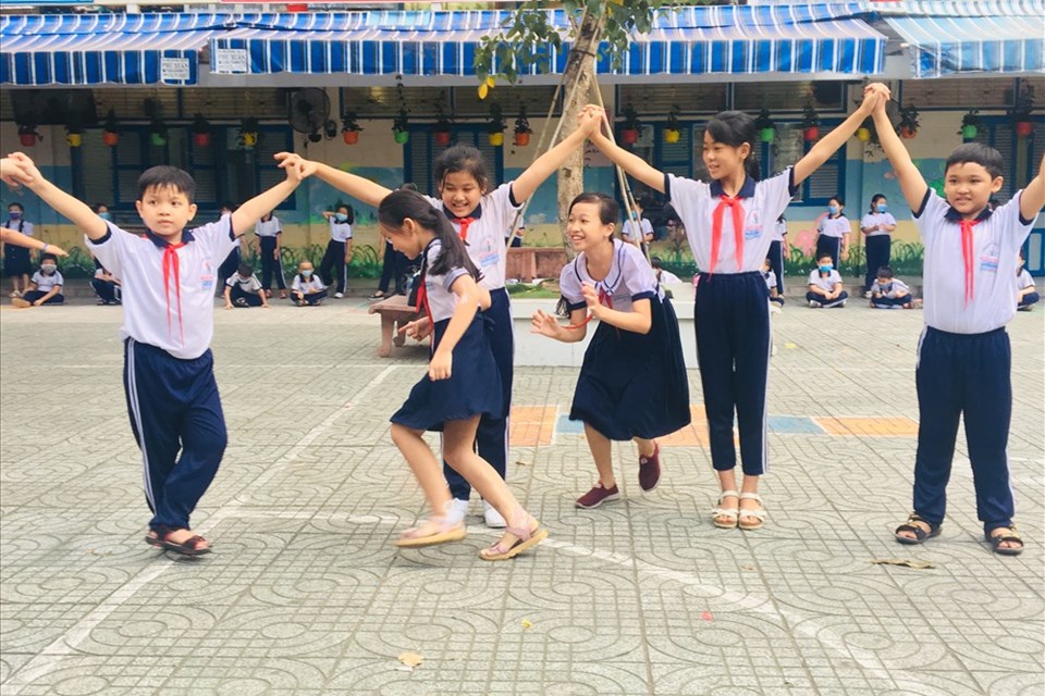 Trò chơi dân gian đánh bật trò chơi điện tử Trò chơi dân gian đánh bật trò chơi điện tử