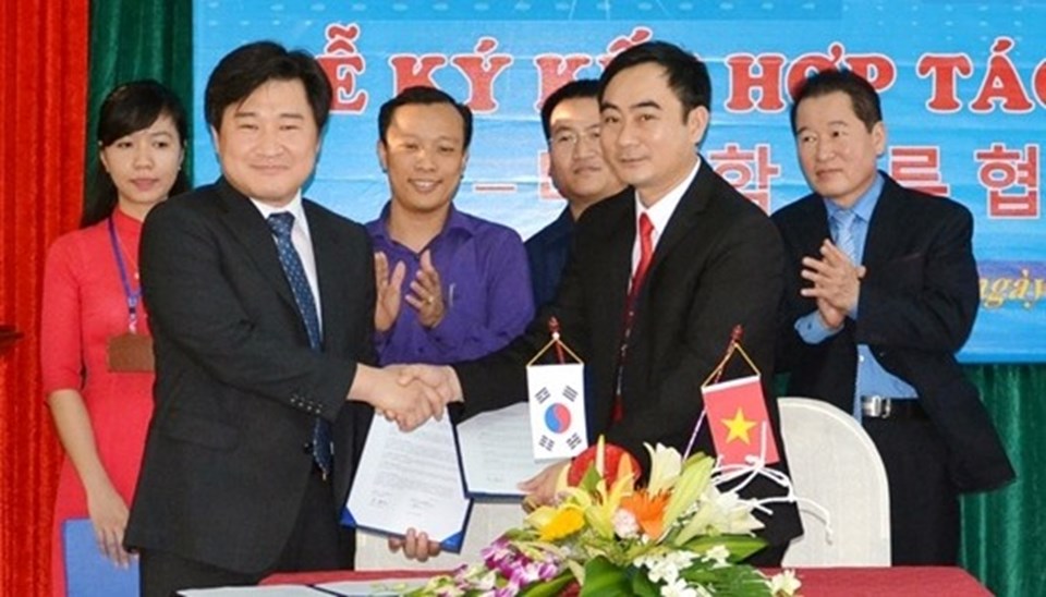 Ký kết hợp tác giữa nhà trường với trường đại học Seoil ((Hàn Quốc) Ký kết hợp tác giữa nhà trường với trường đại học Seoil ((Hàn Quốc)
