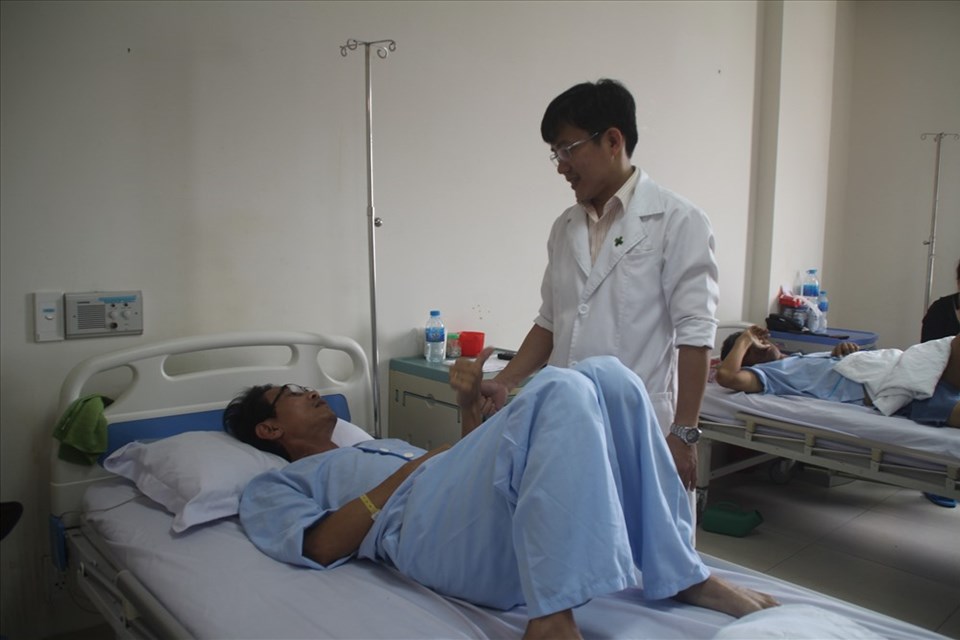 Bệnh nhân thoái vị đĩa đệm bình phục nhờ phương pháp bắt vít qua da Bệnh nhân thoái vị đĩa đệm bình phục nhờ phương pháp bắt vít qua da