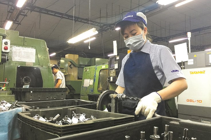 Lao động trẻ không mặn mà với các ngành sản xuất Lao động trẻ không mặn mà với các ngành sản xuất