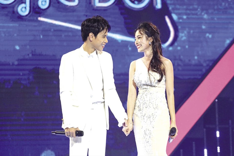 Ca khúc "Đừng như thói quen" do Jaykii và Ngọc Duyên Sara thể hiện vướng nghi án đạo nhạc vẫn gây sốt. Ca khúc "Đừng như thói quen" do Jaykii và Ngọc Duyên Sara thể hiện vướng nghi án đạo nhạc vẫn gây sốt.