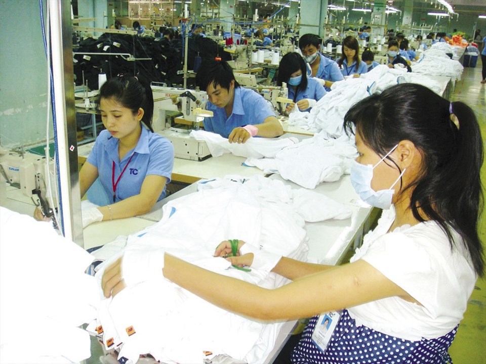 NSDLĐ không được quyền đơn phương chấm dứt HĐLĐ với NLĐ vì lý do mang thai. Ảnh: Nam Dương NSDLĐ không được quyền đơn phương chấm dứt HĐLĐ với NLĐ vì lý do mang thai. Ảnh: Nam Dương