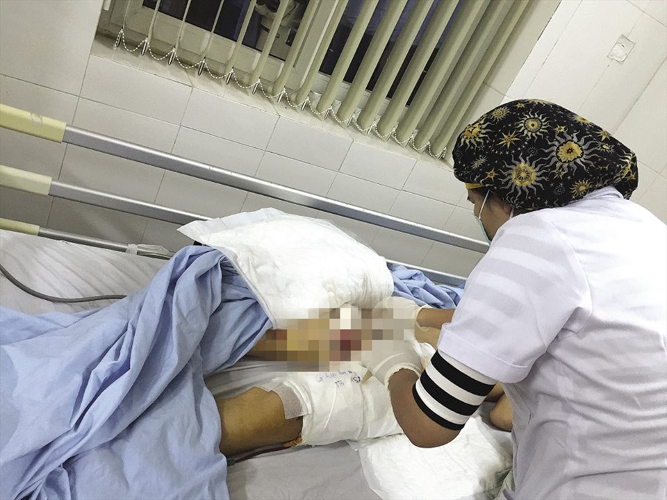 Bệnh nhân lưỡng tính được các bác sĩ Bệnh viện Xanh Pôn, Hà Nội hồi sinh trở về đúng giới tính. Bệnh nhân lưỡng tính được các bác sĩ Bệnh viện Xanh Pôn, Hà Nội hồi sinh trở về đúng giới tính.