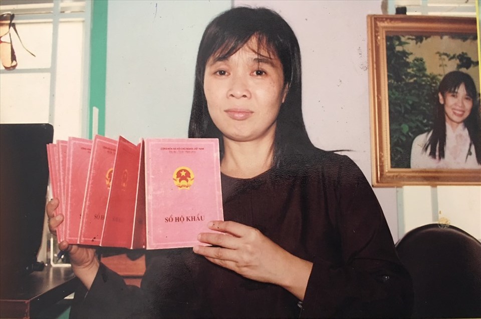 Chị Huỳnh Tiểu Hương - "người mẹ trăm con", là sáng lập viên ra Trung tâm nhân đạo Quê Hương. Ảnh: C.H Chị Huỳnh Tiểu Hương - "người mẹ trăm con", là sáng lập viên ra Trung tâm nhân đạo Quê Hương. Ảnh: C.H