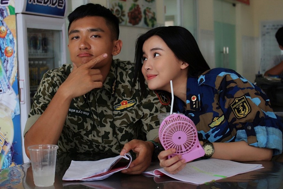Cao Thái Hà: "Cảnh đổ máu trong Hậu duệ mặt trời rất thật" Cao Thái Hà: "Cảnh đổ máu trong Hậu duệ mặt trời rất thật"