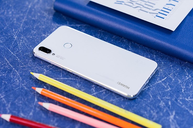 Huawei Nova 3i Trắng Ngọc Trai lên kệ từ 27.9 Huawei Nova 3i Trắng Ngọc Trai lên kệ từ 27.9