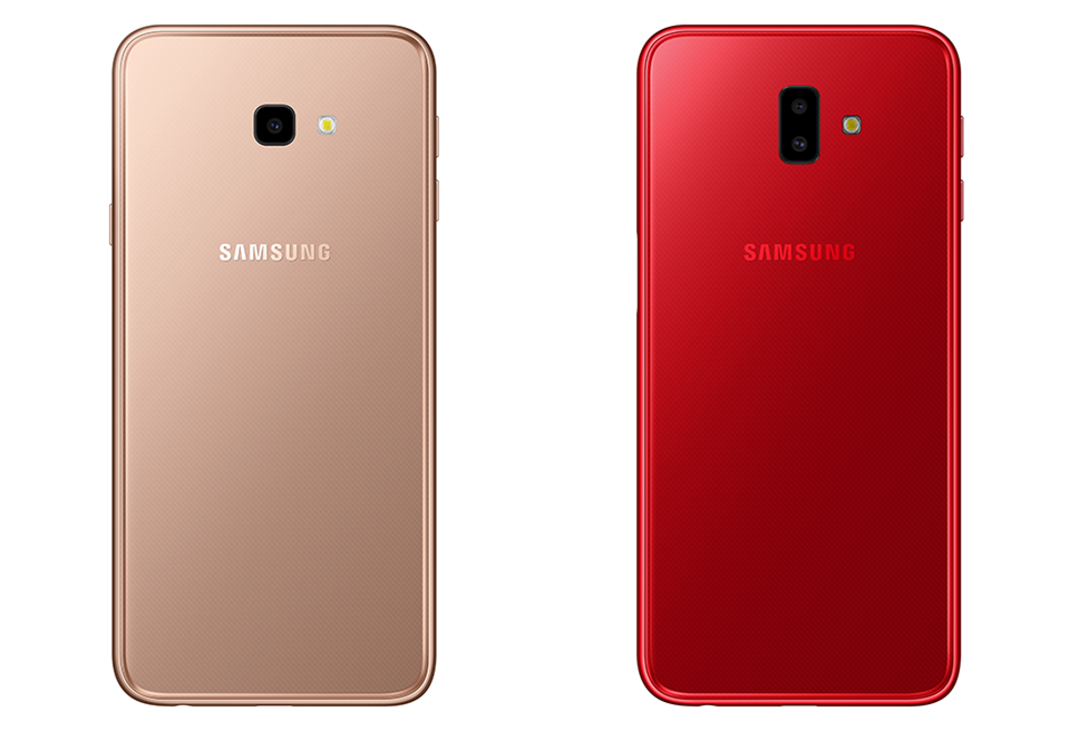 Từ trái qua phải: Bộ đôi điện thoại Samsung Galaxy J4+ và Galaxy J6+. Từ trái qua phải: Bộ đôi điện thoại Samsung Galaxy J4+ và Galaxy J6+.