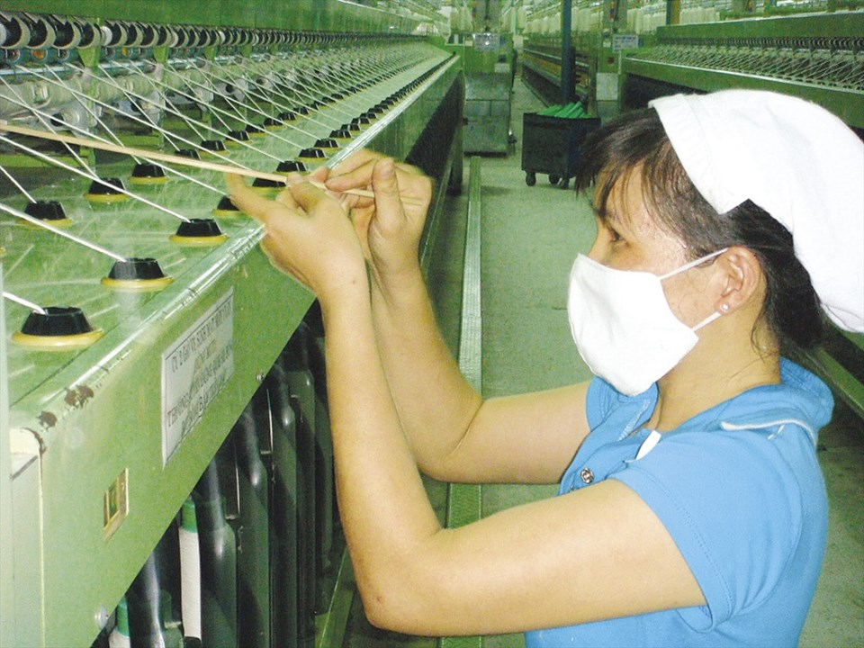 NLĐ tham gia BHXH từ đủ 6 tháng trở lên trong vòng 12 tháng trước khi sinh con thì được hưởng chế độ thai sản. Ảnh: NAM DƯƠNG NLĐ tham gia BHXH từ đủ 6 tháng trở lên trong vòng 12 tháng trước khi sinh con thì được hưởng chế độ thai sản. Ảnh: NAM DƯƠNG