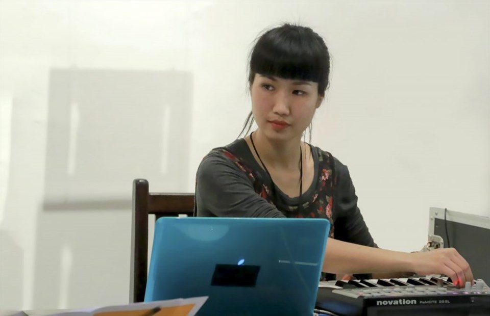 Nữ nhạc sĩ Lương Huệ Trinh. Nữ nhạc sĩ Lương Huệ Trinh.