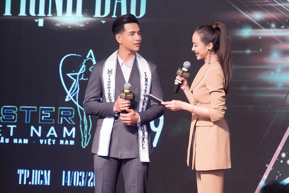 Nam vương quốc tế Trịnh Bảo là đại sứ cuộc thi năm nay. Nam vương quốc tế Trịnh Bảo là đại sứ cuộc thi năm nay.