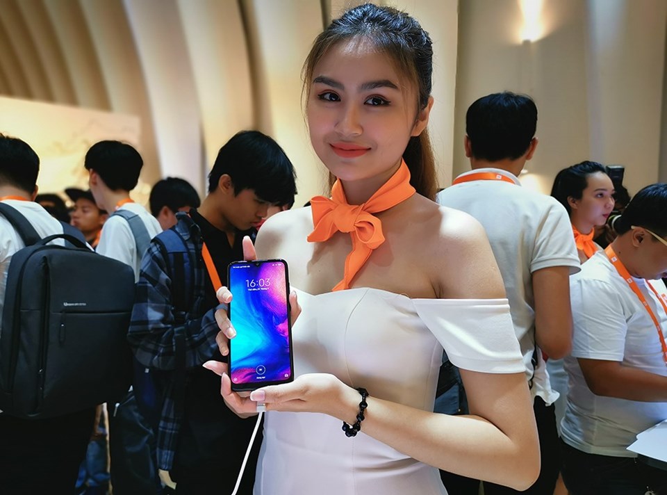 Điện thoại Redmi Note 7 ra mắt tại Việt Nam với camera "khủng" 48MP. Điện thoại Redmi Note 7 ra mắt tại Việt Nam với camera "khủng" 48MP.