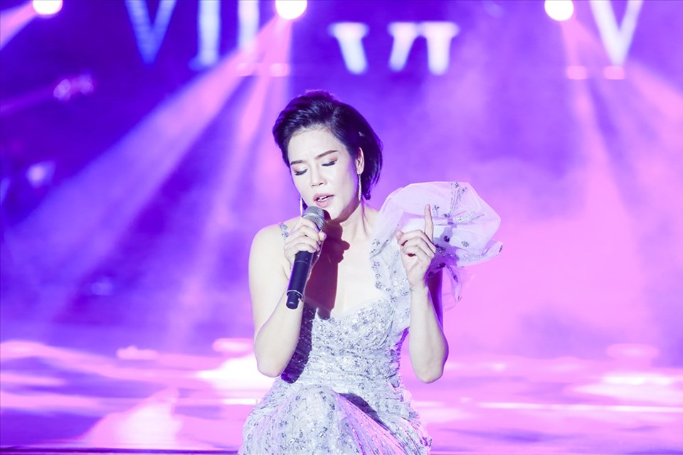 Thu Phương nồng nàn "Gửi trọn yêu thương" Thu Phương nồng nàn "Gửi trọn yêu thương"