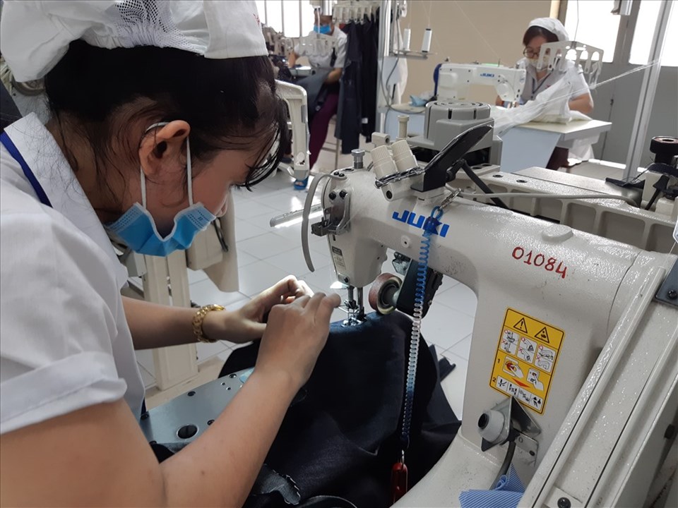 Lao động nữ nghỉ thai sản xong nếu đủ điều kiện vẫn được hưởng chế độ thất nghiệp. Lao động nữ nghỉ thai sản xong nếu đủ điều kiện vẫn được hưởng chế độ thất nghiệp.