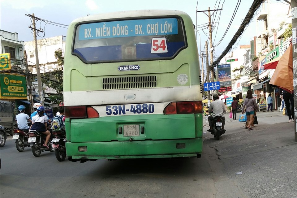 TPHCM: Tuyến xe buýt đông khách xin dừng hoạt động vì lỗ nặng TPHCM: Tuyến xe buýt đông khách xin dừng hoạt động vì lỗ nặng