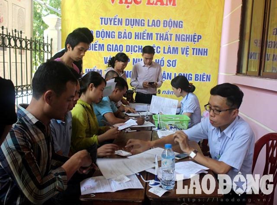 Phiên giao dịch việc làm. Ảnh PV Phiên giao dịch việc làm. Ảnh PV