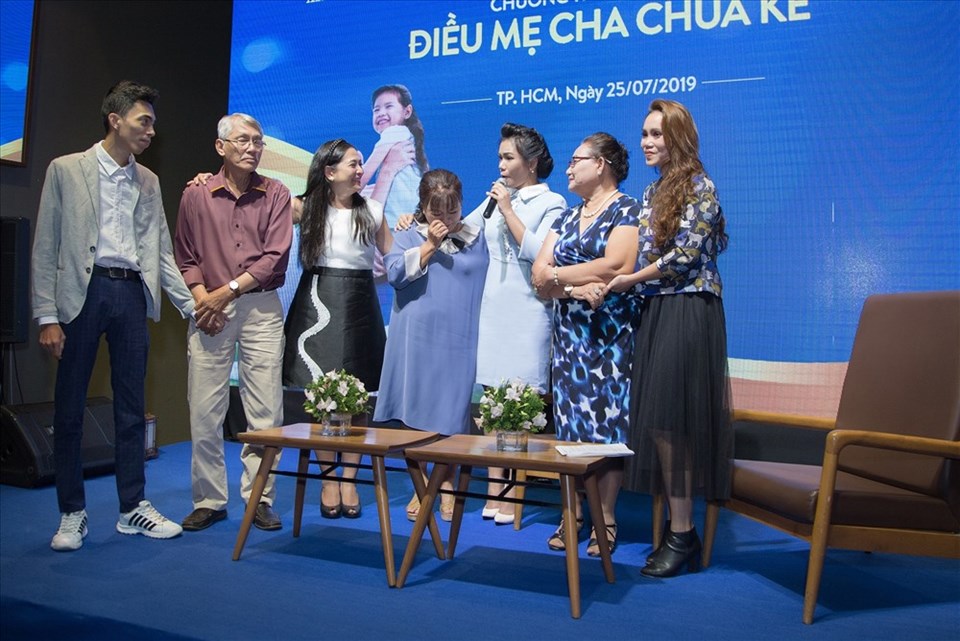 Ca sĩ Phương Vy chia sẻ mối quan tâm về mẹ. Ca sĩ Phương Vy chia sẻ mối quan tâm về mẹ.