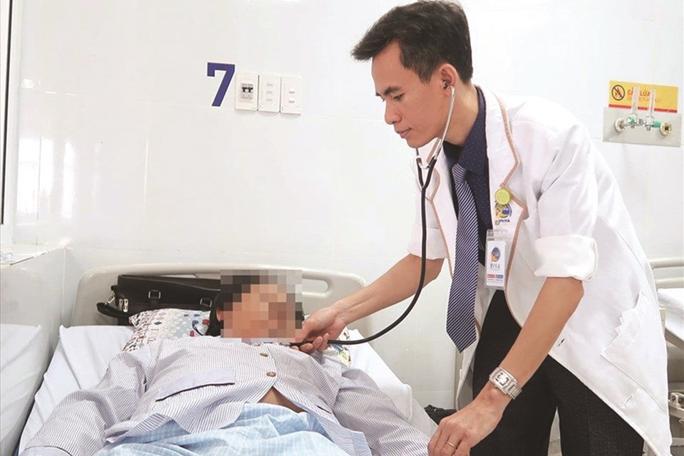 Cẩn trọng nguy cơ bị ngộ độc khi ăn con đuông dừa Cẩn trọng nguy cơ bị ngộ độc khi ăn con đuông dừa