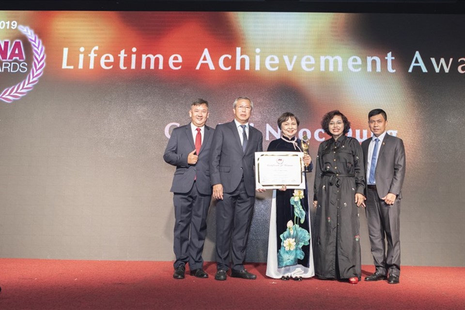 PNJ được JNA trao giải thưởng nhà bán lẻ số 1 của ngành kim hoàn châu Á PNJ được JNA trao giải thưởng nhà bán lẻ số 1 của ngành kim hoàn châu Á