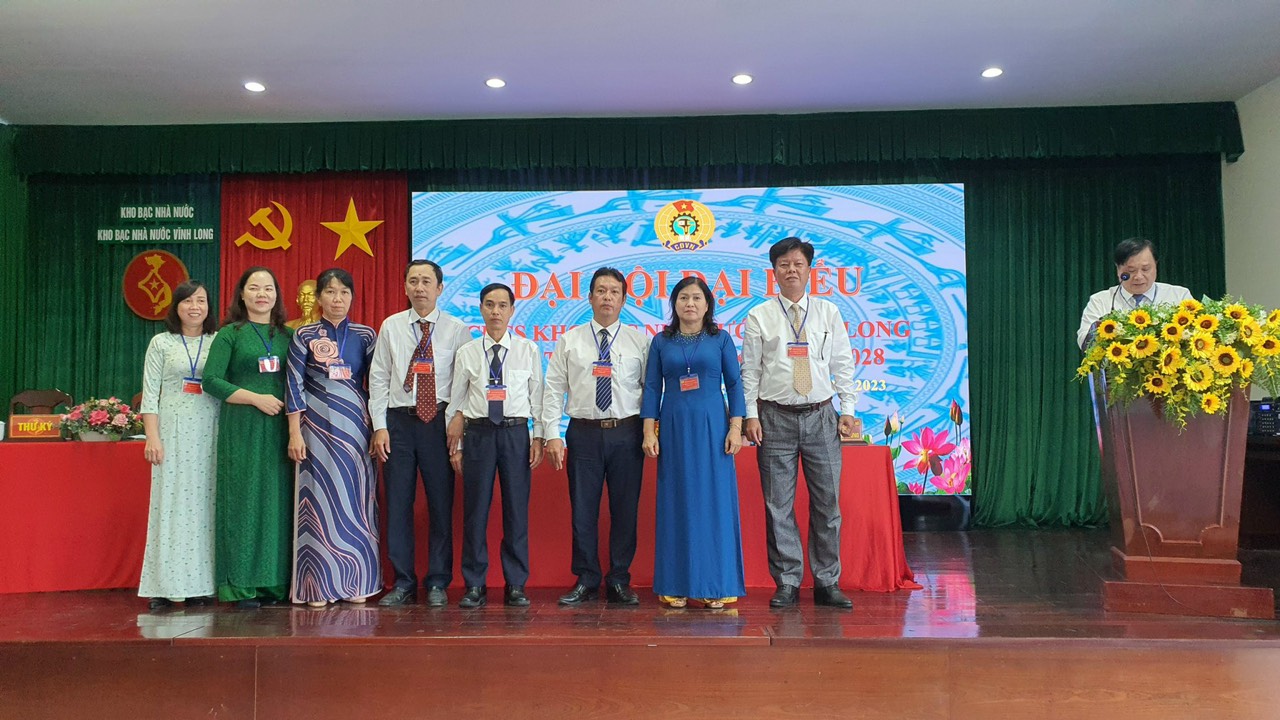 Ban Chấp hành CĐCS KBNN Vĩnh Long nhiệm kỳ 2023 - 2028 có 9 thành viên Ảnh: CĐCS KBNN cung cấp.  